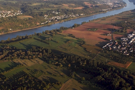 Luftbild Goldene Meile südlich von Remagen